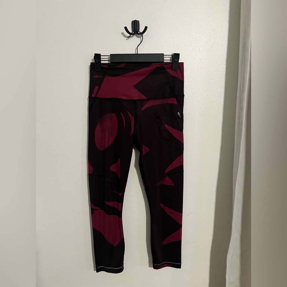 Vintage lululemon mid rise size 4 Maroon & Black Active Leggings
